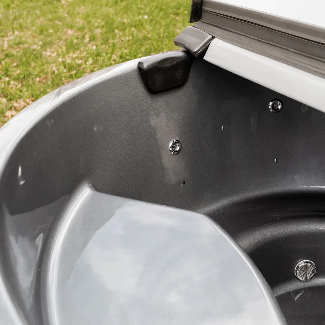 Outdoor Fiberglass Round Hot Tub with Integrated Heater, view 8