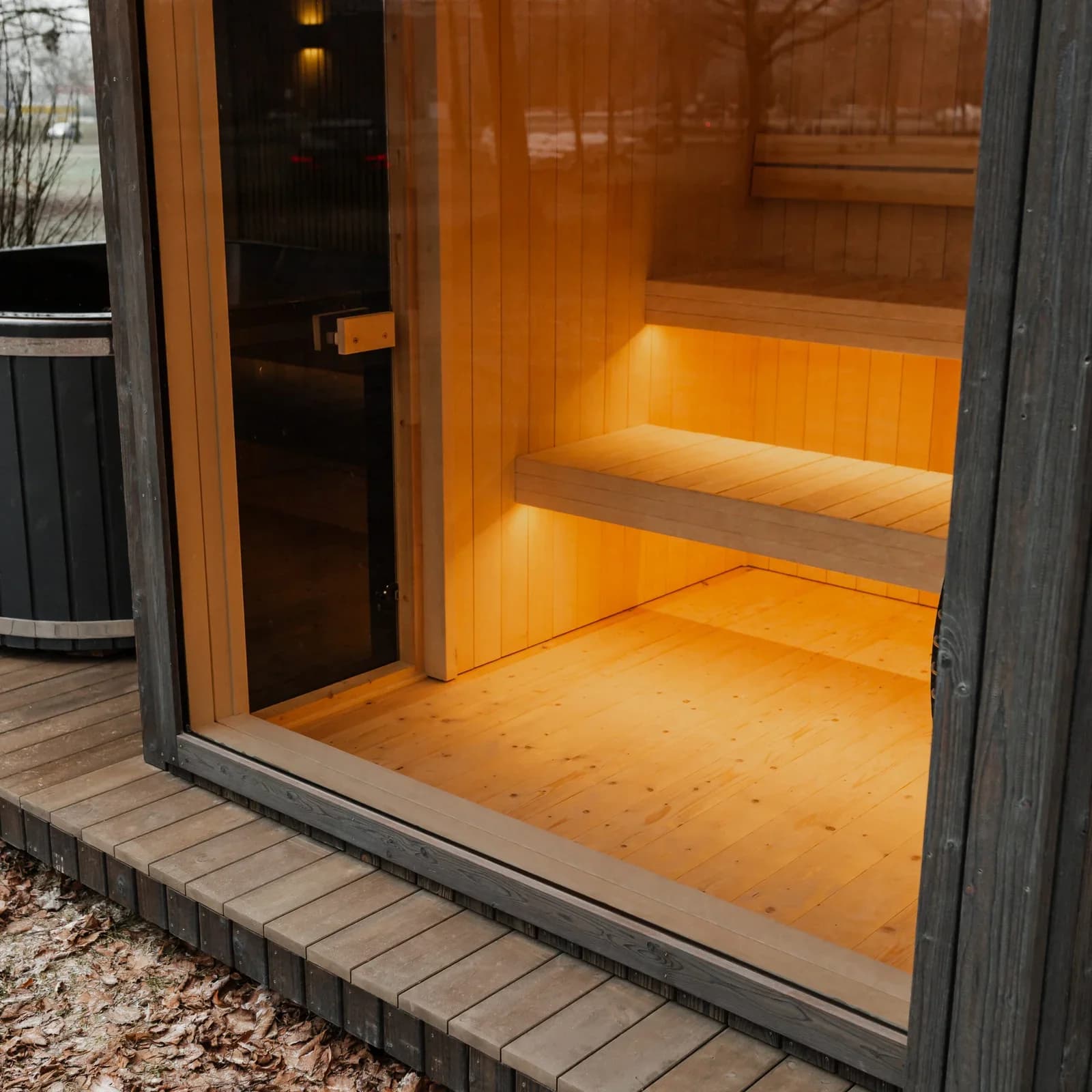 Outdoor Insulated Garden Sauna (2.8m x 5m)