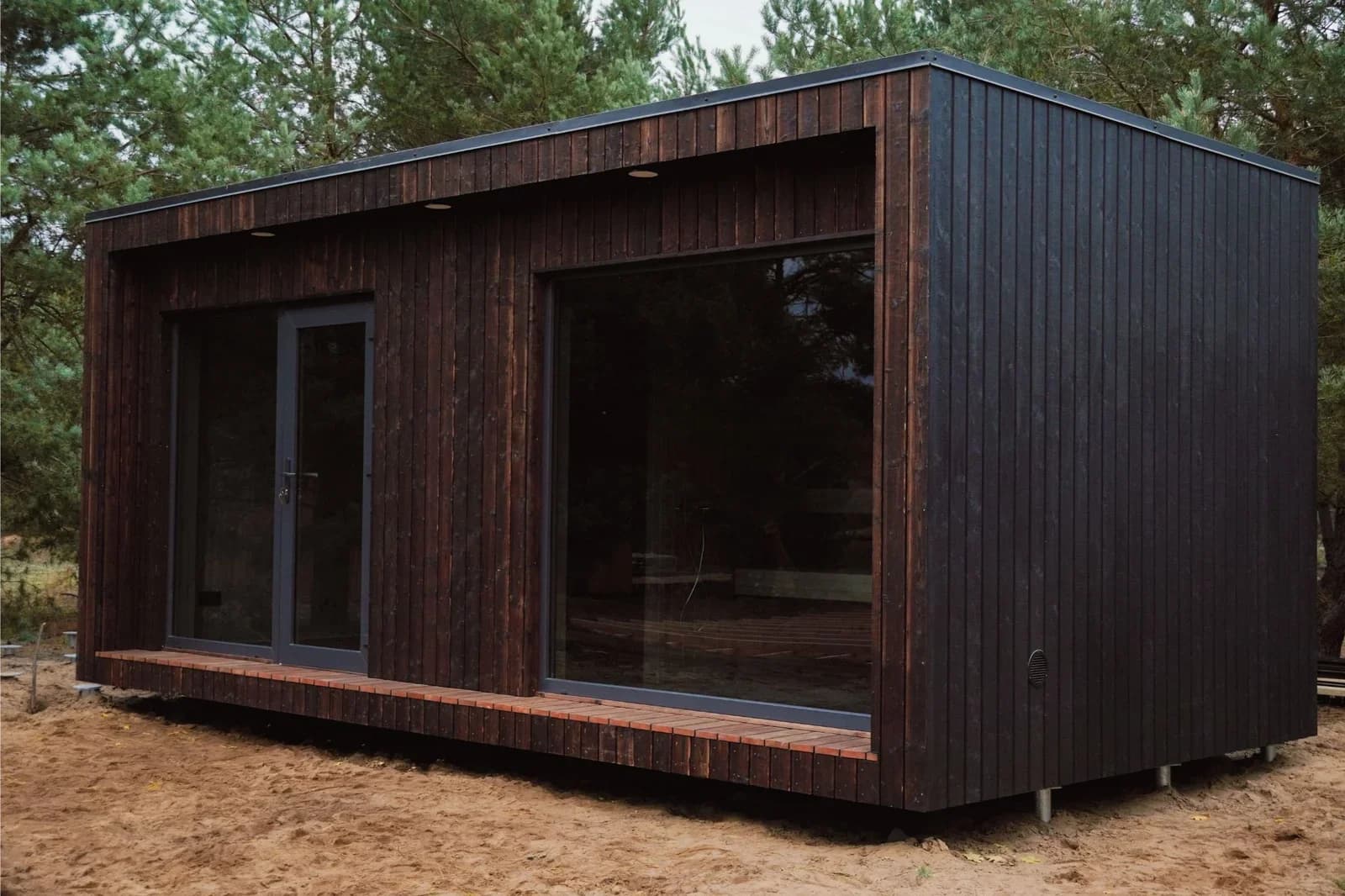 Outdoor Insulated Garden Sauna (3.2m x 6m)