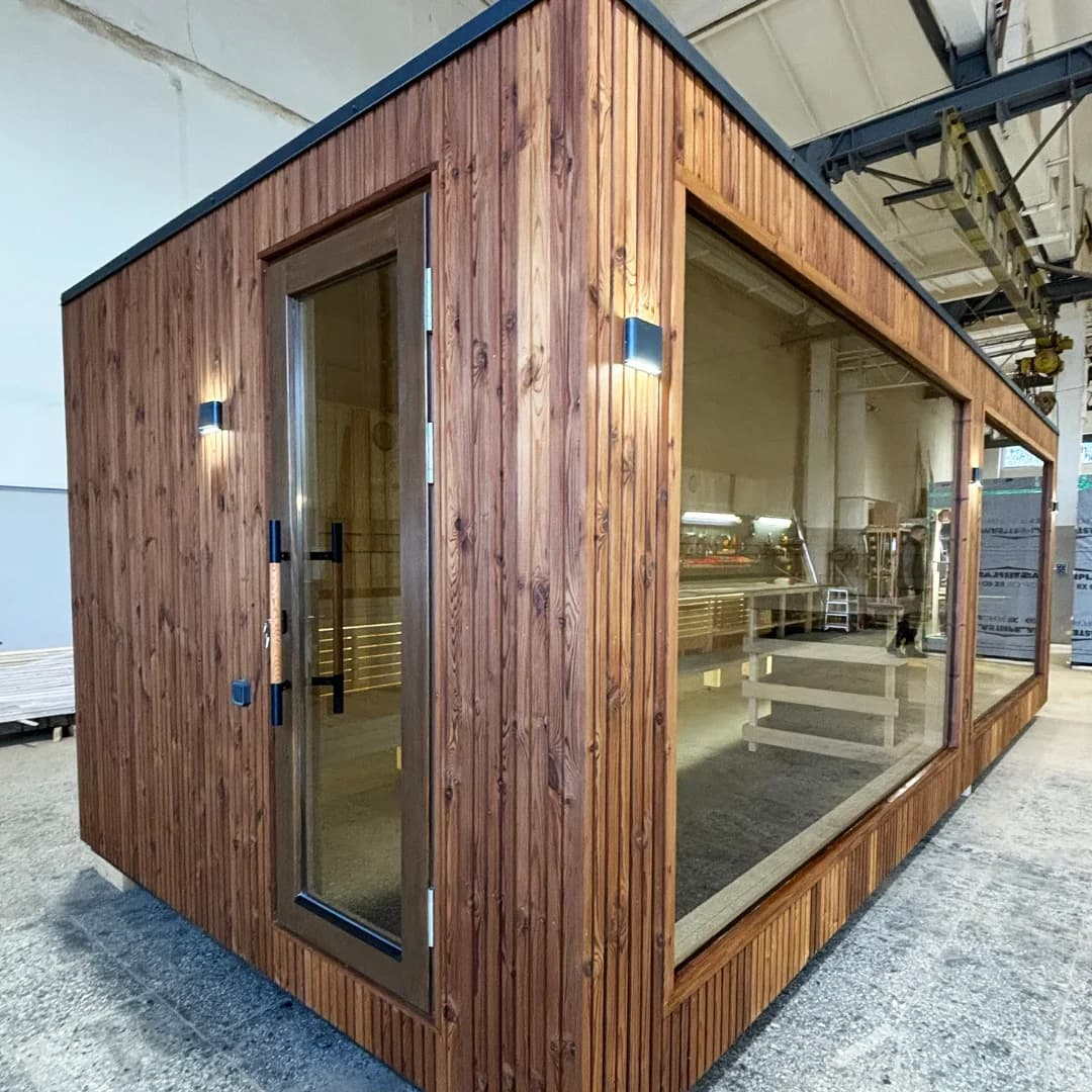 Outdoor Insulated Garden Sauna (3m x 7m)
