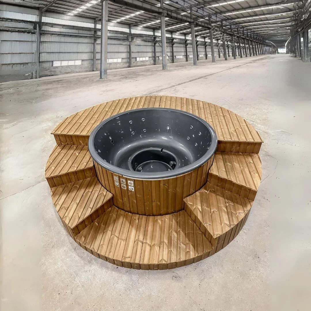 Outdoor Fiberglass Hot Tub with Heater Built into the Steps for 5-6 People