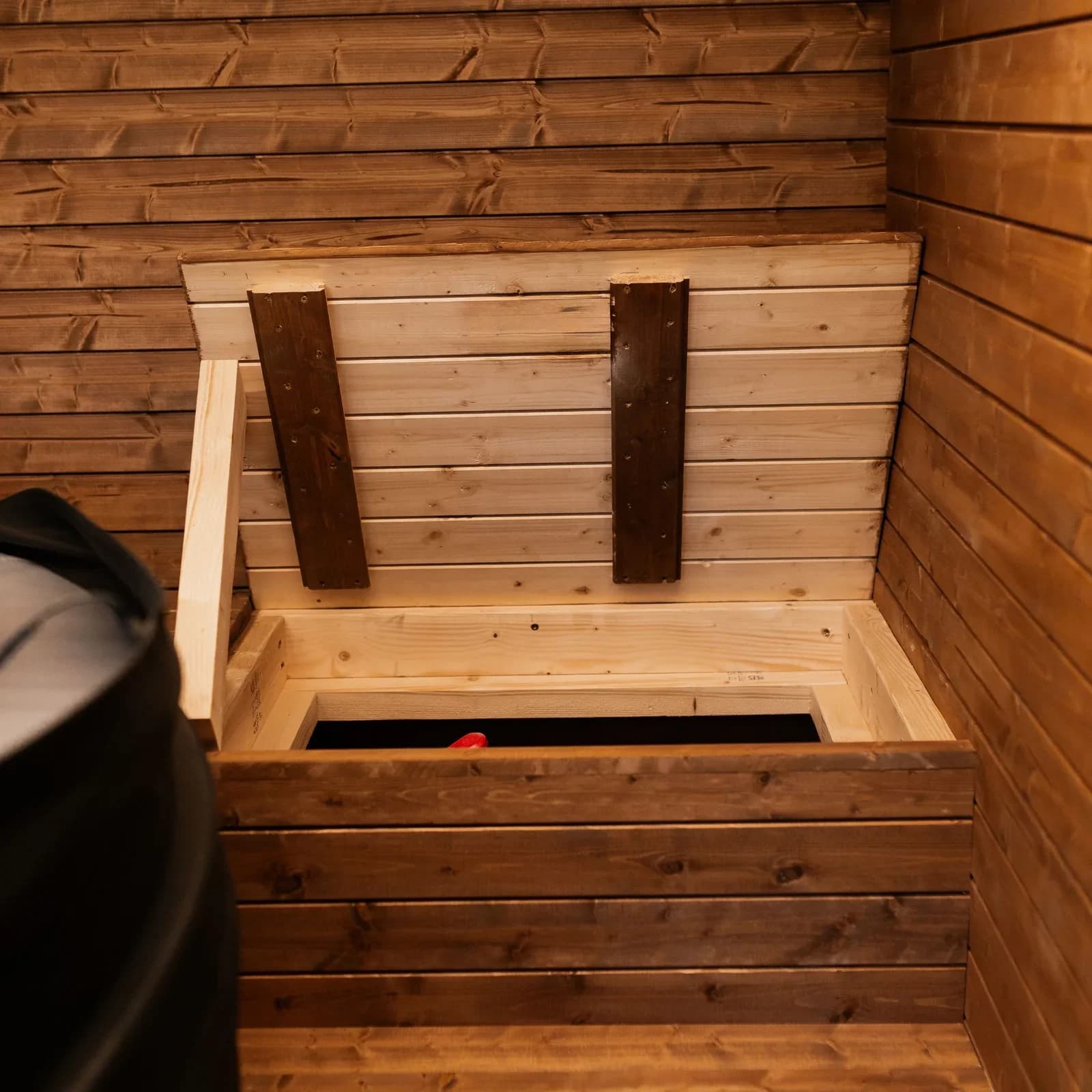 Outdoor Garden Sauna and Hot Tub Suite, view 17