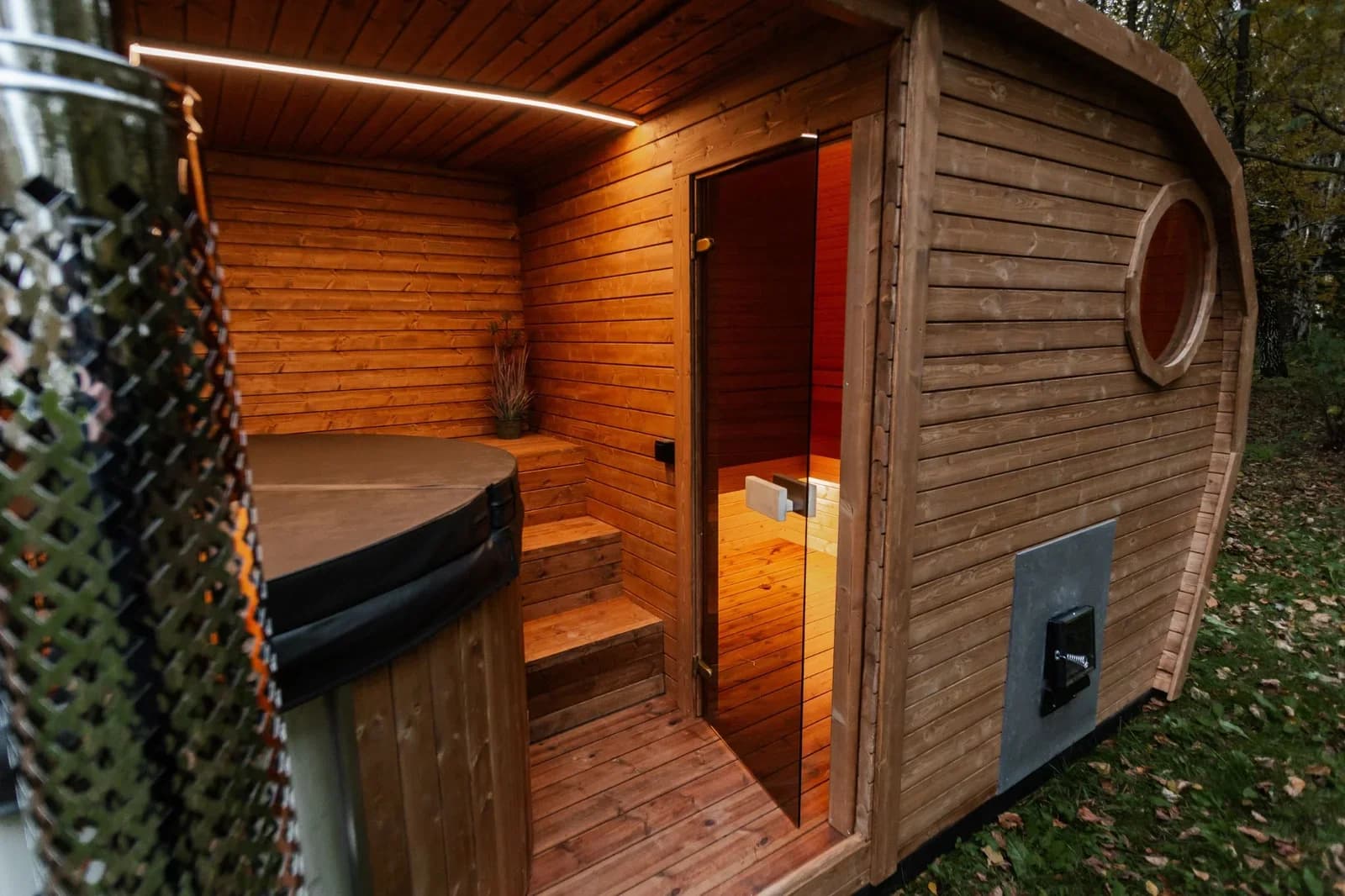 Outdoor Garden Sauna and Hot Tub Suite, view 28