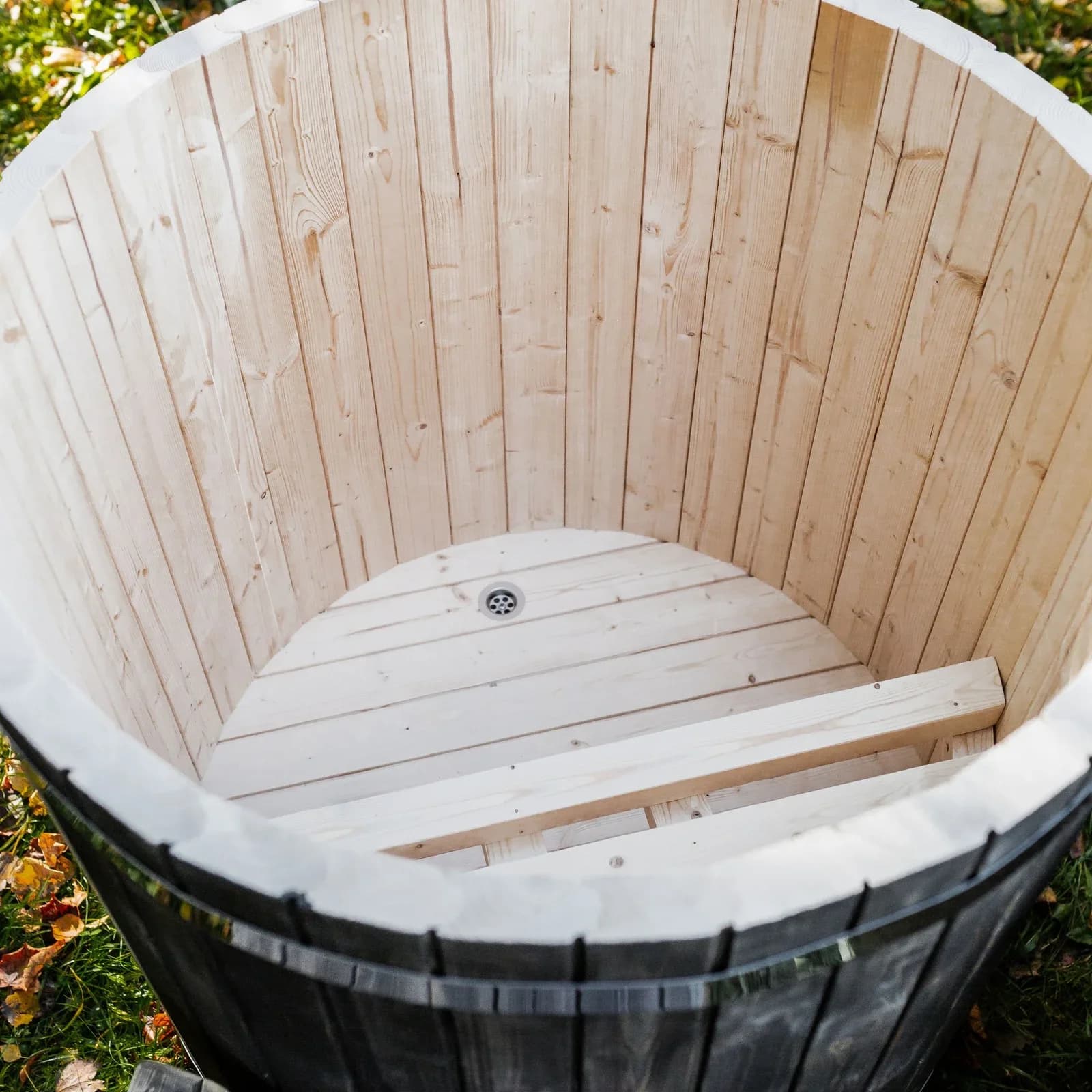 Outdoor Single-Person Wooden Cold Plunge Tub, view 6